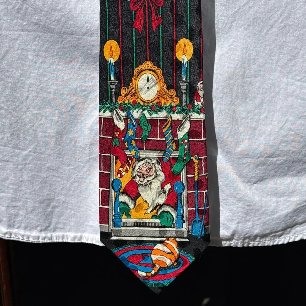 Vintage 100% Silk Christmas Tie Santa Fireplace Cat Wreath Black Korea 57”
